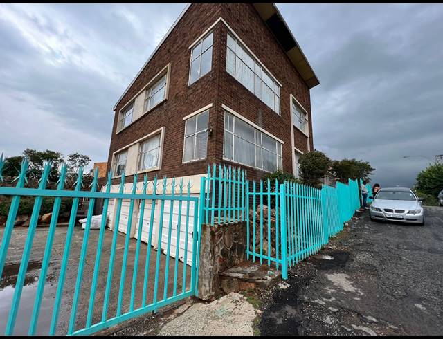 9 BEDROOM APARTMENT BLOCK FOR SALE IN ROSETTENVILLE